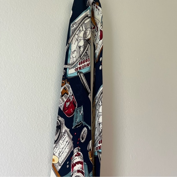 Vintage Nicole Miller 1994 Doctor Medical themed tie | 100% Silk | Made in Korea - Picture 5 of 9